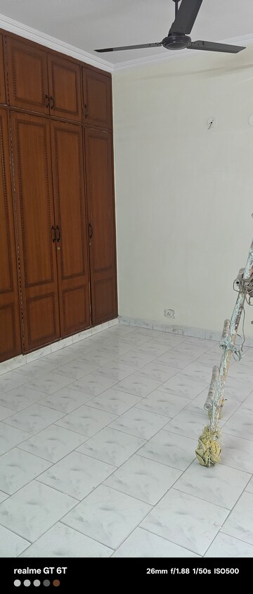 Room in 2 BHK Builder Floor at Malviya Nagar – for Rent