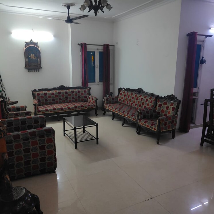 Living Room, central-market 2 Bedroom 180 Sq.Ft. Villa In Sector 39a Noida Noida 8748563