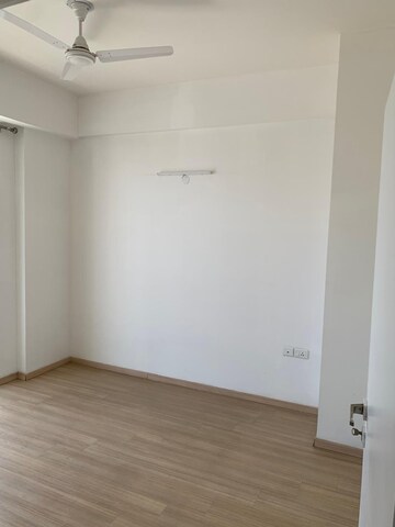 3 BHK Apartment For Sale in DLF The Primus, Sector 82a