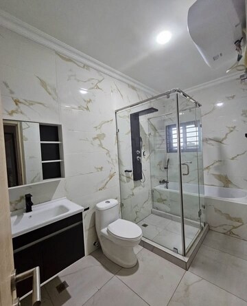 Master Bedroom in 3 BHK Builder Floor at Sector 33 – for Rent
