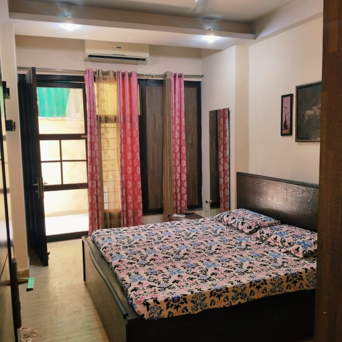 3 BHK + Servant Room 240 Sq.Yd. Builder Floor in SS Mayfield Gardens