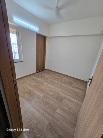 Room in 2 BHK Apartment at Prithvi Presidio, Hadapsar – for Rent