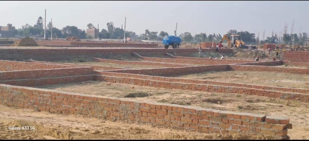 Plot For Sale in Palm Valley City 