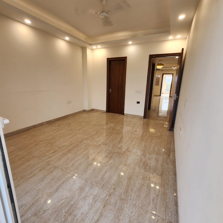 Room, unitech-south-city-ii 3 Bedroom 240 Sq.Yd. Builder Floor In South City 2 Gurgaon 8748619