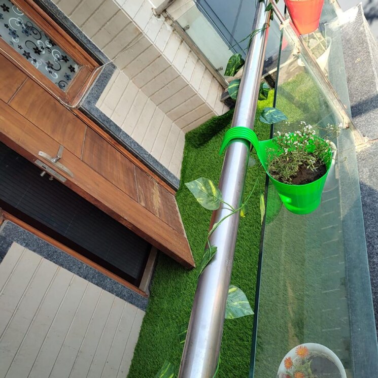 Balcony, unitech-south-city-ii 3 Bedroom 240 Sq.Yd. Builder Floor In South City 2 Gurgaon 8748619