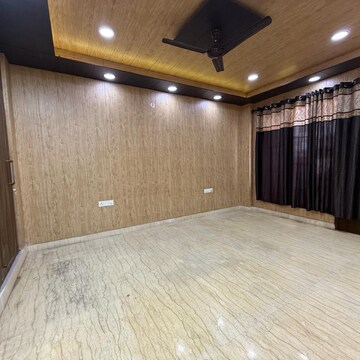 Bedroom in 3 BHK Builder Floor at Unitech South City II, South City 2 – for Rent