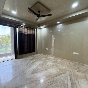 Room in 3 BHK Builder Floor at Unitech South City II, South City 2 – for Rent