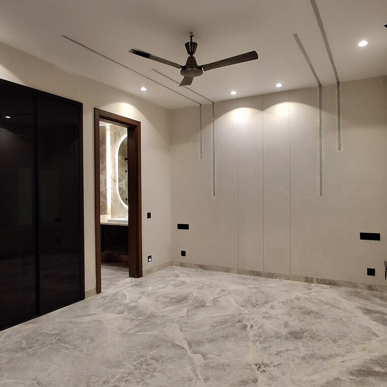 Room, sushant lok i 4 Bedroom 300 Sq.Yd. Builder Floor In Sushant Lok I Gurgaon 8748626