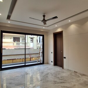 Room in 4 BHK Builder Floor at Sushant Lok I – for Sale