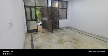 Room in 3 BHK Builder Floor at Malviya Nagar – for Rent
