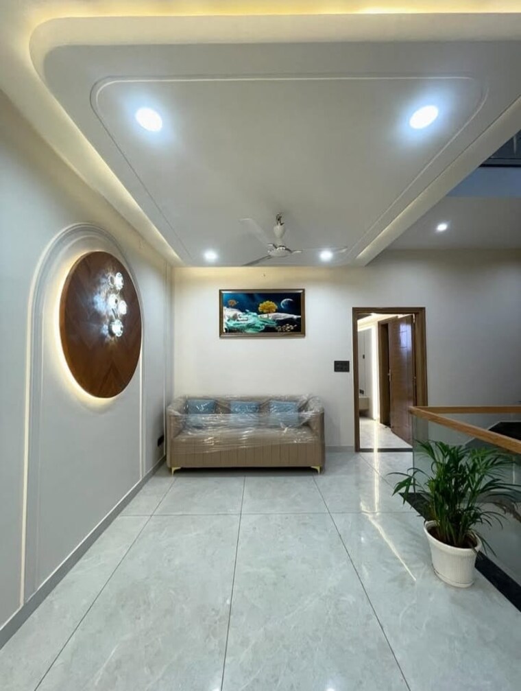 Room, sector 29 3.5 Bedroom 3150 Sq.Ft. Builder Floor In Sector 29 Faridabad 8748628