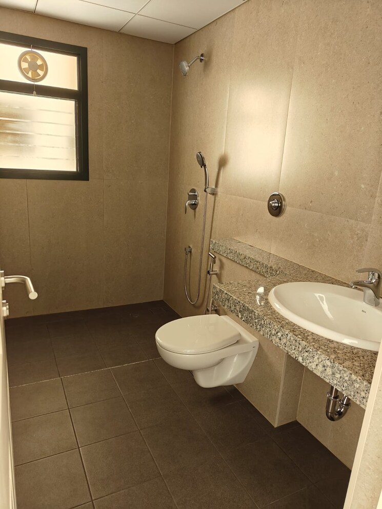 Bathroom, sobha-victoria-park 3.5 Bedroom 1833 Sq.Ft. Apartment In Hennur Road Bangalore 8748638