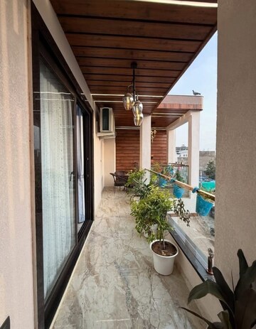 Balcony in 3 BHK Builder Floor at Sector 39 – for Sale