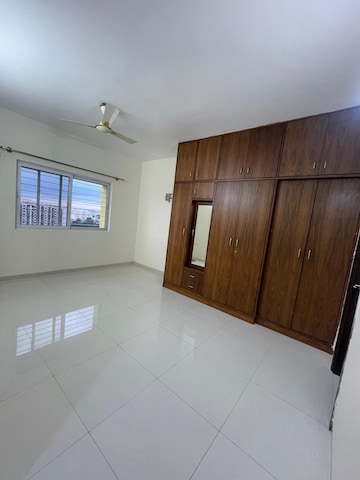 Room in 2 BHK Apartment at Bren Champions Square, Sarjapur Road – for Rent