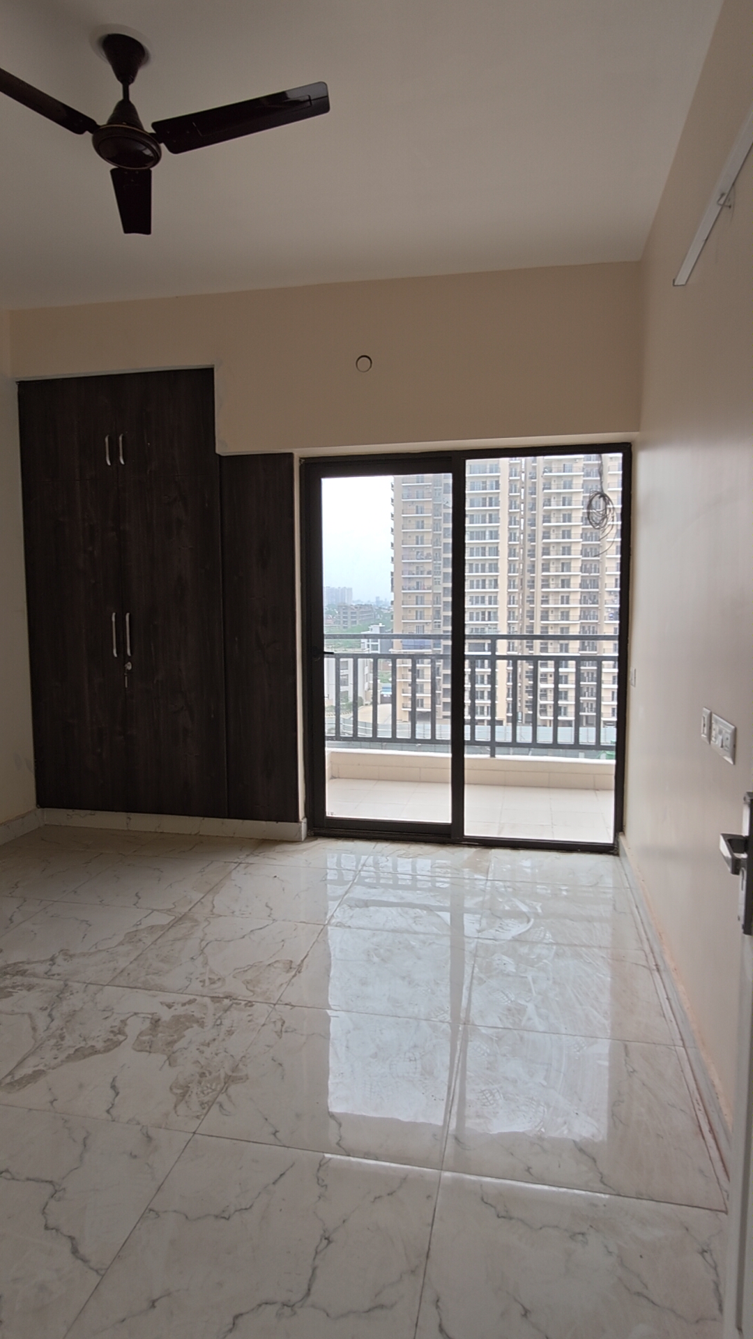 2 BHK + Study Room 1750 Sq.Ft. Apartment in The Golden Gate