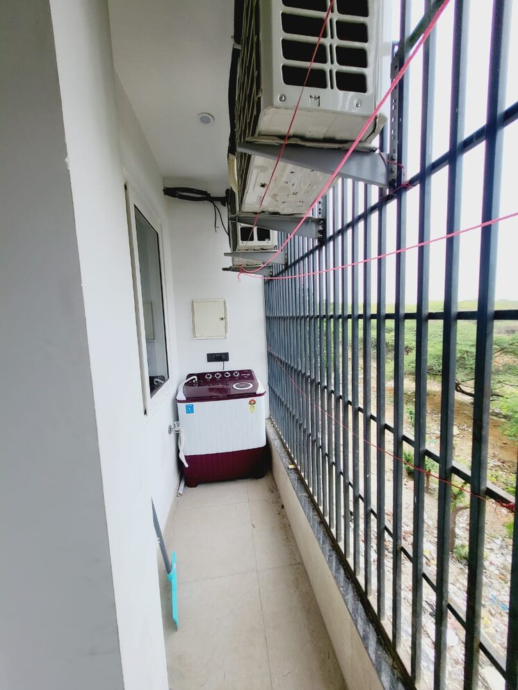 Balcony, saket 1.5 Bedroom 500 Sq.Ft. Apartment In Saket Delhi 8748678