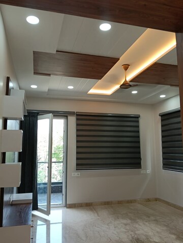 Master Bedroom in 4 BHK Apartment at Indiabulls Centrum Park, Sector 103 – for Rent