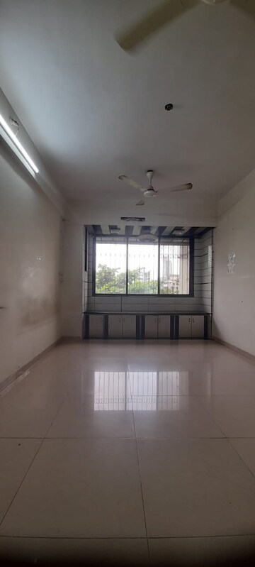 1 BHK Apartment For Rent in Malad East
