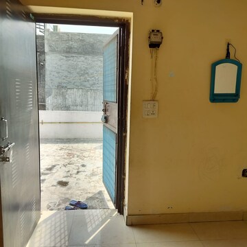 Bathroom in 2 BHK Builder Floor at Jaypee Villa Expanza, Sector 20 Yamuna Expressway – for Rent