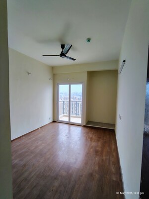 Room in 2 BHK Apartment at Amrapali Enchante, Tech Zone 4 Greater Noida – for Sale