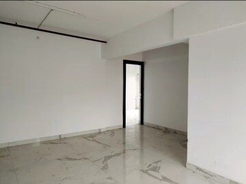 Room in 2 BHK Apartment at RNA NG Eclat, Andheri West – for Rent