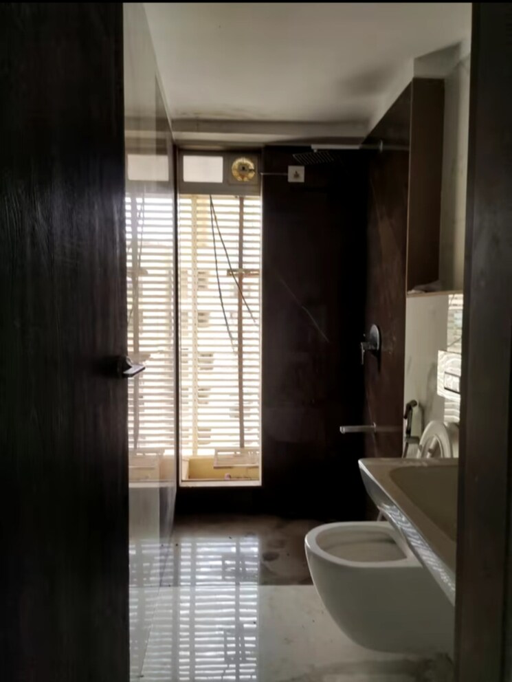 Bathroom, rna-ng-eclat 2 Bedroom 715 Sq.Ft. Apartment In Andheri West Mumbai 8748827