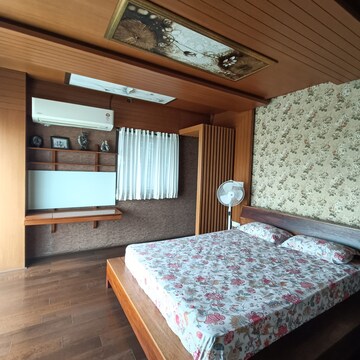 Bedroom in 3 BHK Builder Floor at Hsr Layout – for Rent