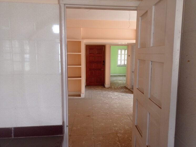 Other, golf green 2.5 Bedroom 1000 Sq.Ft. Apartment In Golf Green Kolkata 8748762