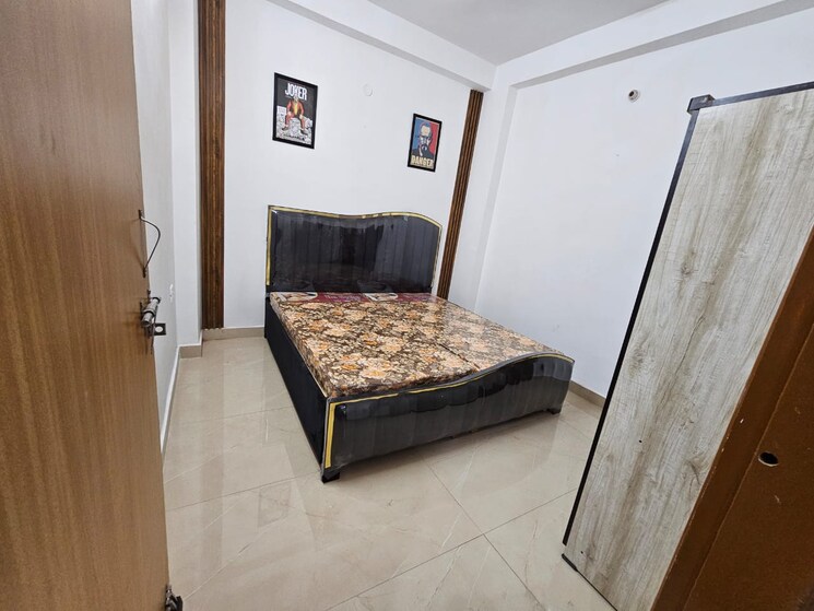 Bedroom, pushp vihar 2.5 Bedroom 1200 Sq.Ft. Apartment In Pushp Vihar Delhi 8748749