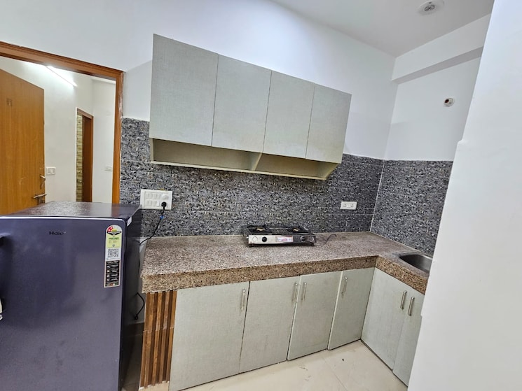 Kitchen, pushp vihar 2.5 Bedroom 1200 Sq.Ft. Apartment In Pushp Vihar Delhi 8748749