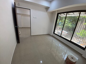 Room in 2 BHK Apartment at Malad East – for Rent
