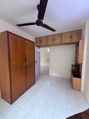 Room in 3 BHK Apartment at Parth Dimple Heights, Kandivali East – for Sale