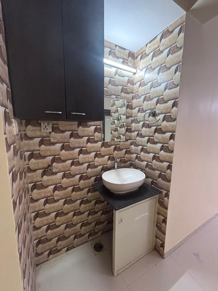 Bathroom, parth-dimple-heights 3 Bedroom 1350 Sq.Ft. Apartment In Kandivali East Mumbai 8748773