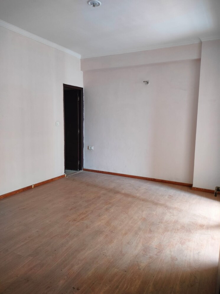 Room, amrapali-golf-homes 3 Bedroom 1115 Sq.Ft. Apartment In Sector 4 Greater Noida Greater Noida 8748779