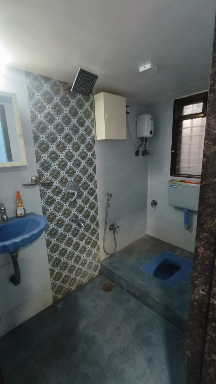 Bathroom, poonam-complex 1 Bedroom 550 Sq.Ft. Apartment In Kandivali East Mumbai 8748815
