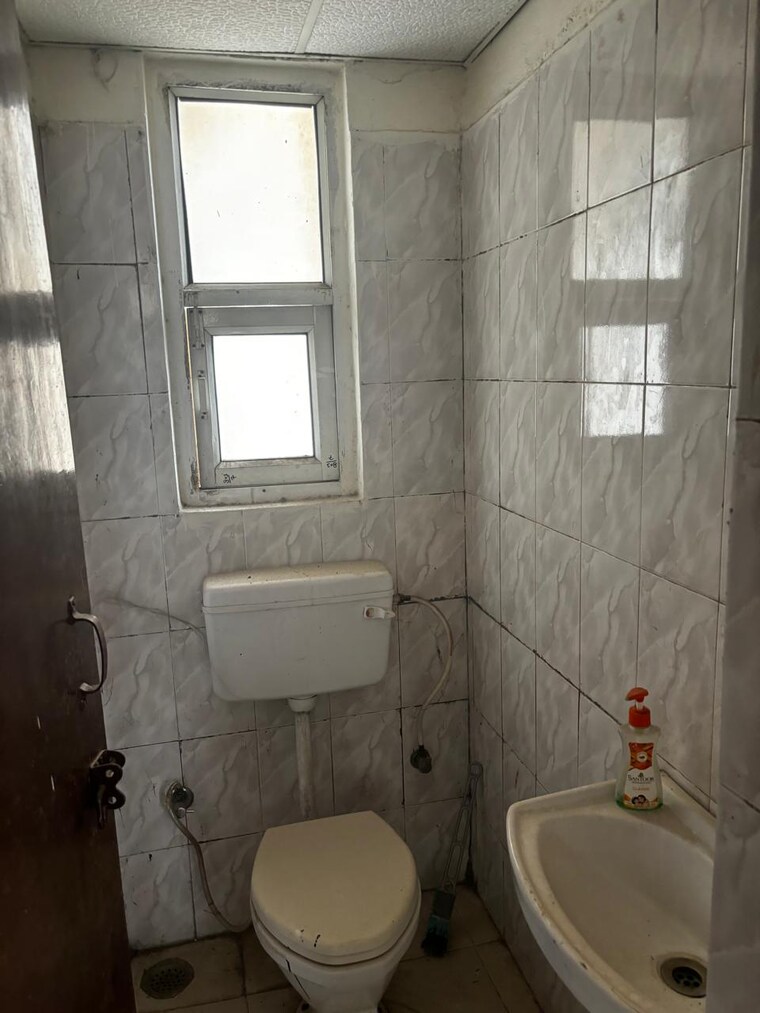 Bathroom, mgi-gharaunda 2 Bedroom 800 Sq.Ft. Apartment In Raj Nagar Extension Ghaziabad 8748818