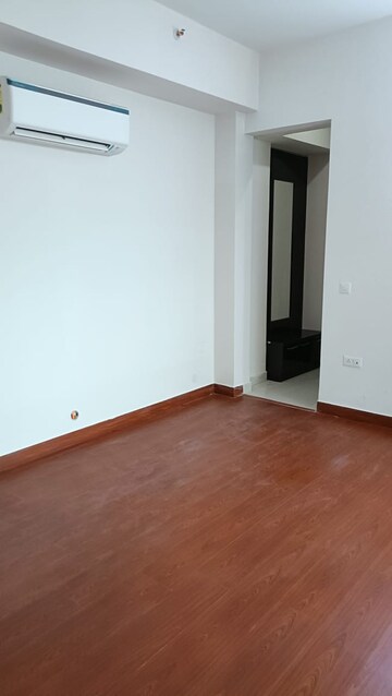 Room in 4 BHK Apartment at ABA Cleo County, Sector 121 – for Rent
