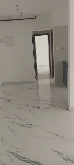 Room in 3 BHK Apartment at DPS Greens, Kandivali East – for Sale