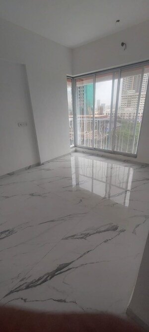 Room in 3 BHK Apartment at DPS Greens, Kandivali East – for Sale