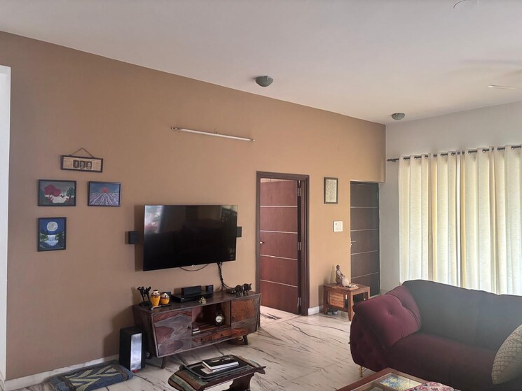 Living Room, sector 43 2 Bedroom 160 Sq.Yd. Builder Floor In Sector 43 Gurgaon 8748826