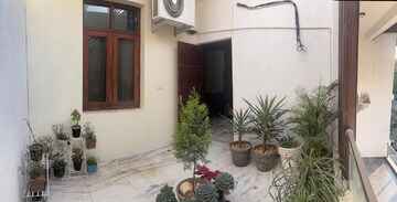 2 BHK Builder Floor – Exterior View View at Sector 43 - for Rent