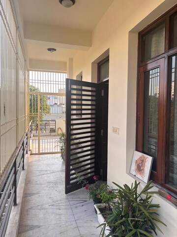 Balcony in 2 BHK Builder Floor at Sector 43 – for Rent