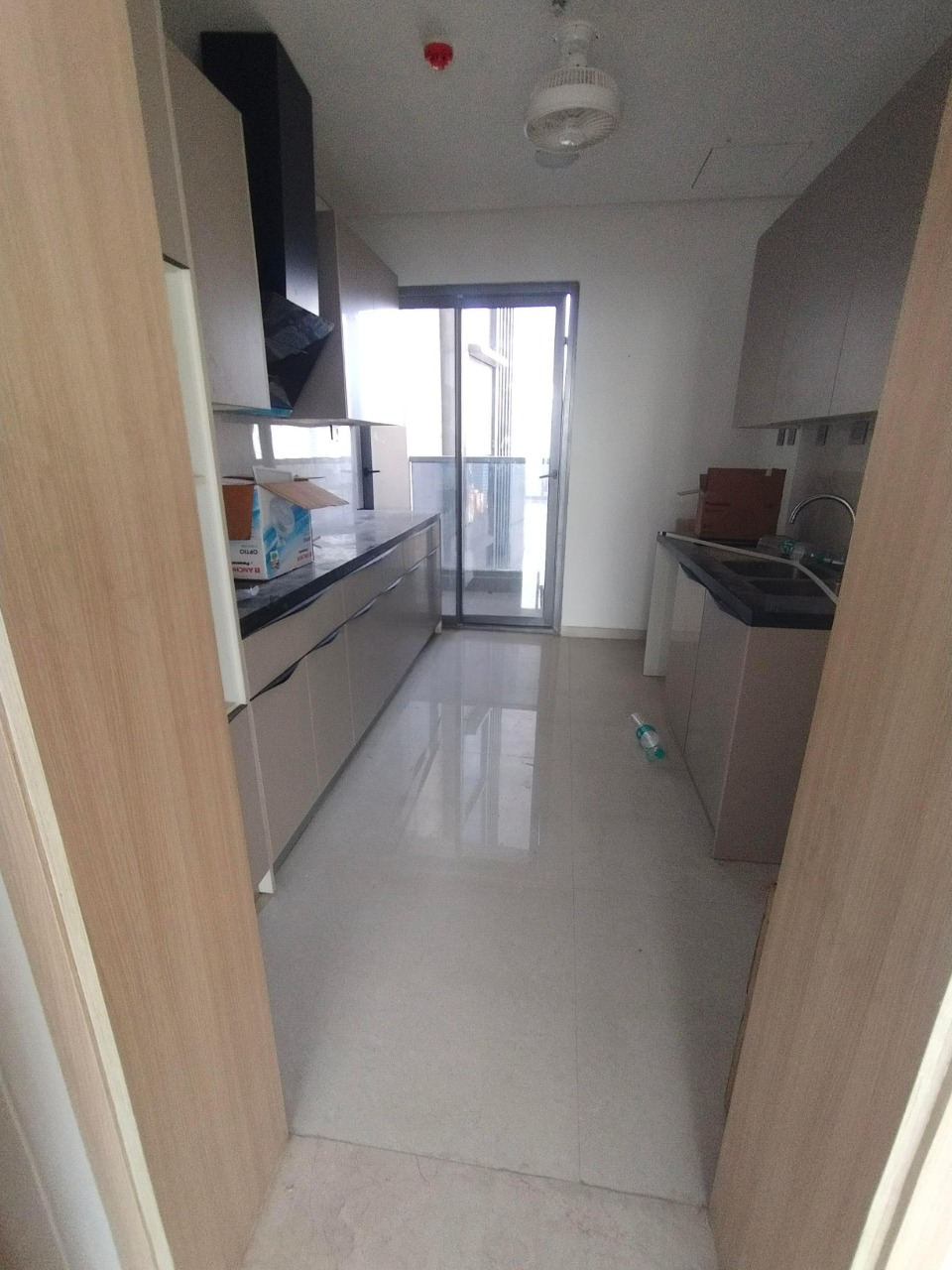 5 BHK + Servant Room Apartment For Rent in Rustomjee Crown