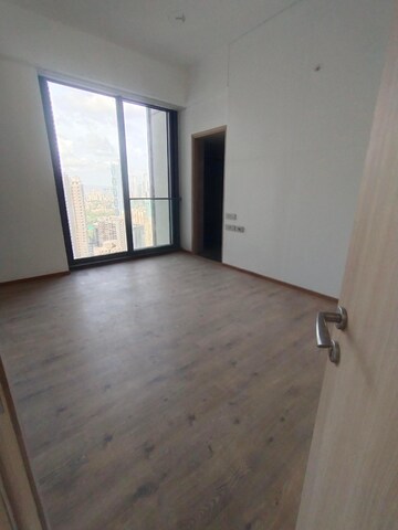 Room in 5 BHK Apartment at Rustomjee Crown, Prabhadevi – for Rent