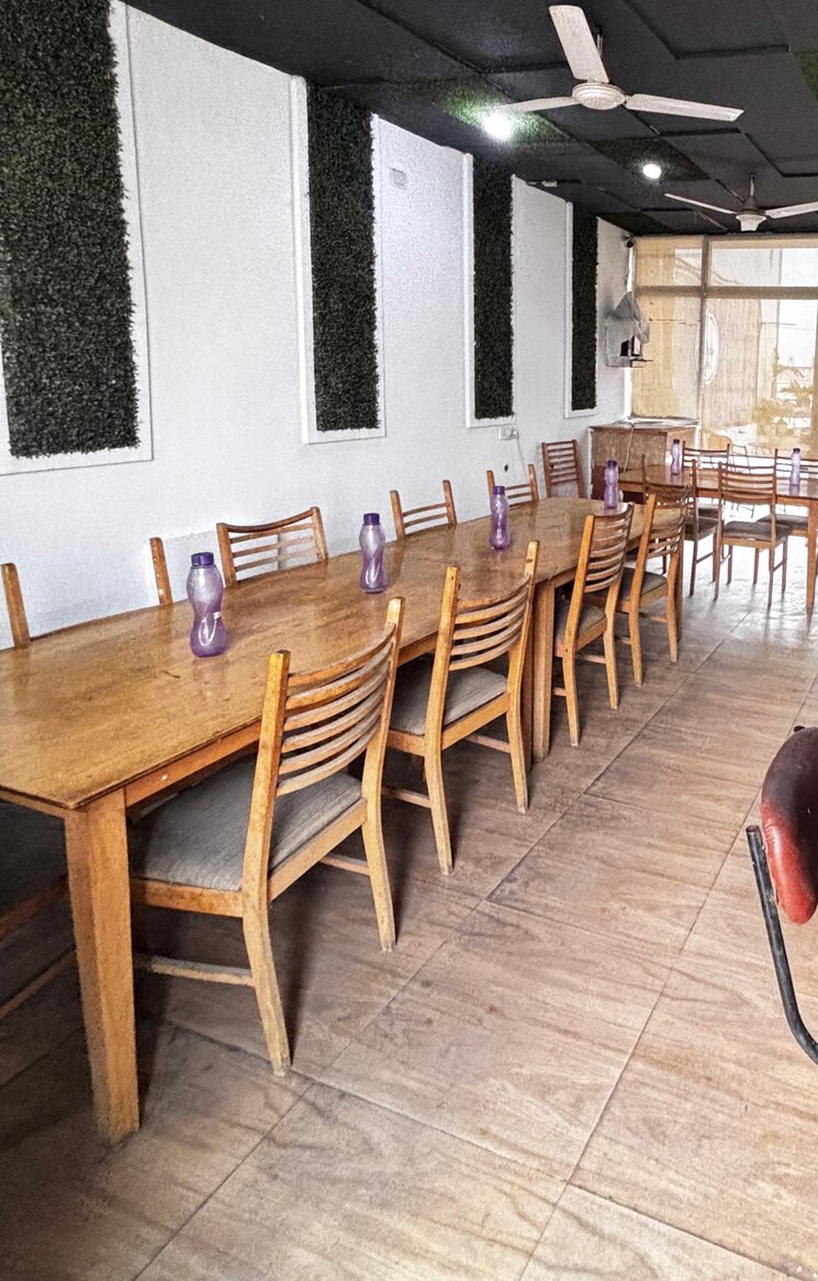 Balcony, sector 63 Commercial Office Space 800 Sq.Ft. In Sector 63 Noida 8748837