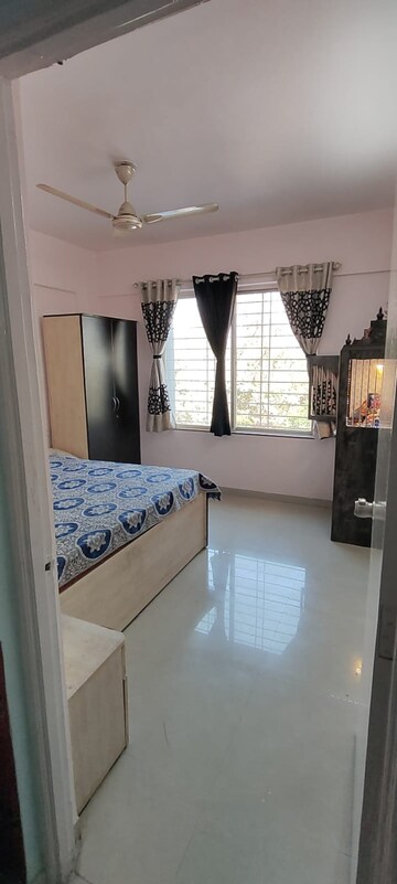 2 BHK Apartment For Rent in Skylon Tower, Boat Club Road