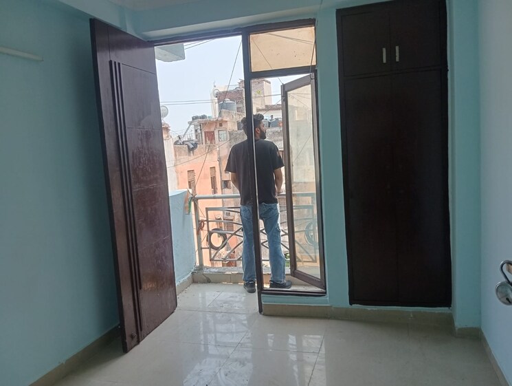 Room, saket-court-residential-complex 2.5 Bedroom 1200 Sq.Ft. Apartment In Pushp Vihar Delhi 8748898