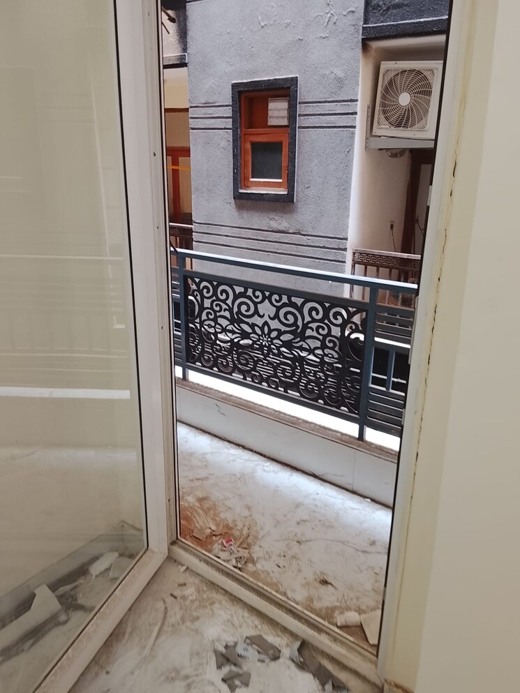 Balcony, saket-court-residential-complex 2.5 Bedroom 1200 Sq.Ft. Apartment In Pushp Vihar Delhi 8748898