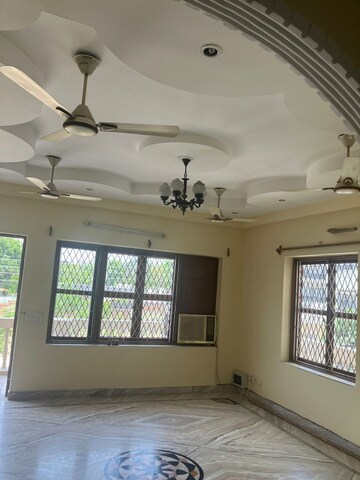 Bedroom in 3 BHK Builder Floor at Sector 57 – for Rent