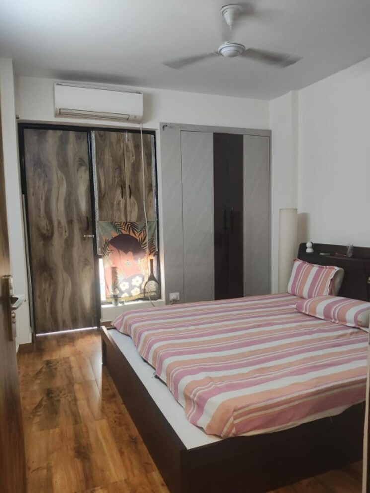 Bedroom, sector 53 3 Bedroom 162 Sq.Yd. Builder Floor In Sector 53 Noida 8748912